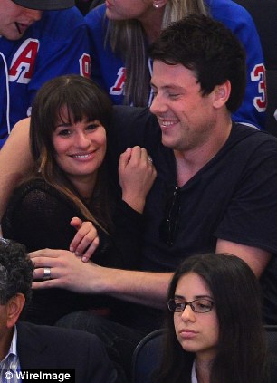 lea-michele-cory-monteith-baci-3